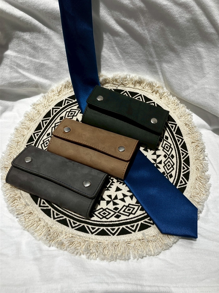 SLOW（スロウ） レザーキーケース