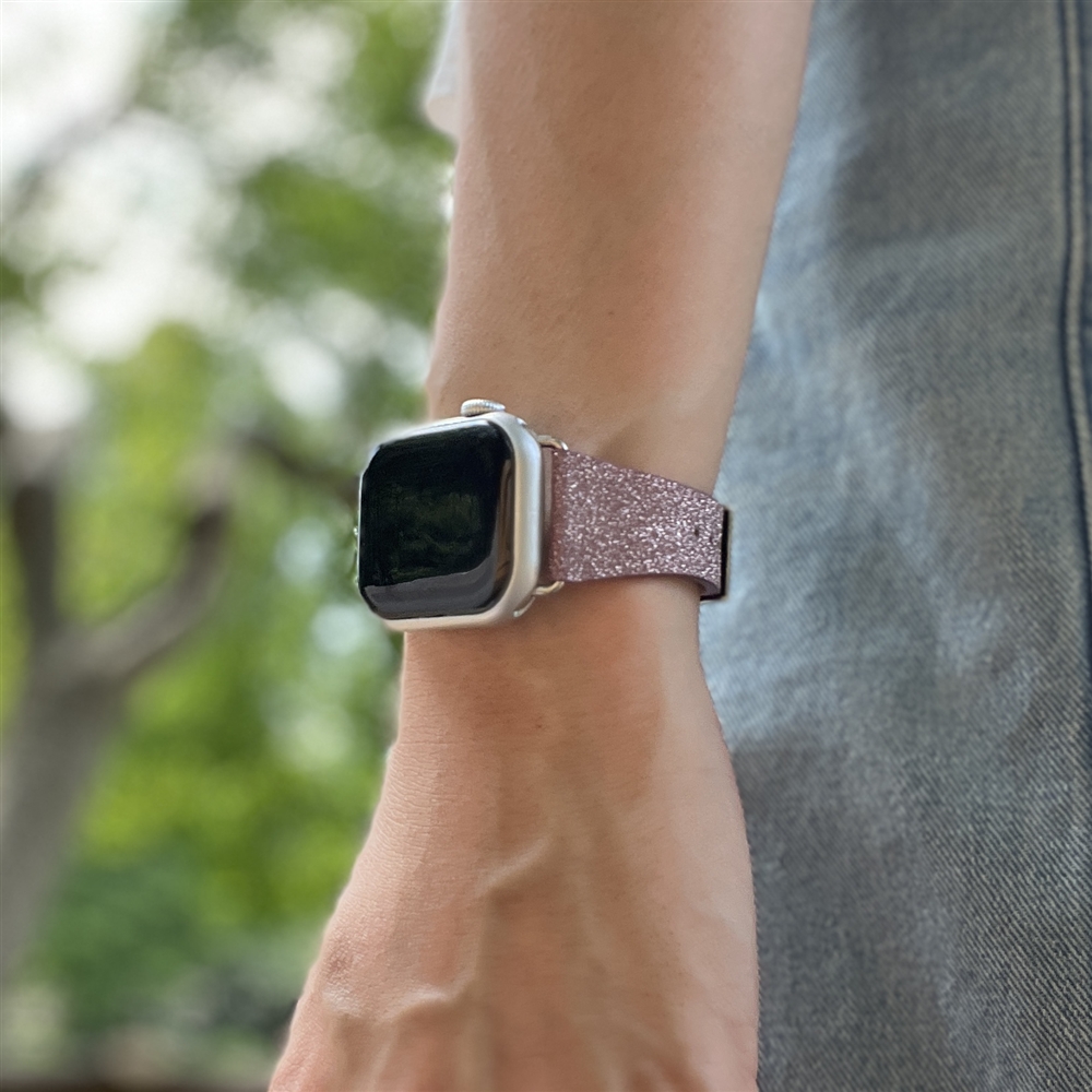 【KUROCURRANT／クロカラント】   上品なきらめきが魅力。女性人気No.1のApple Watchベルト！
