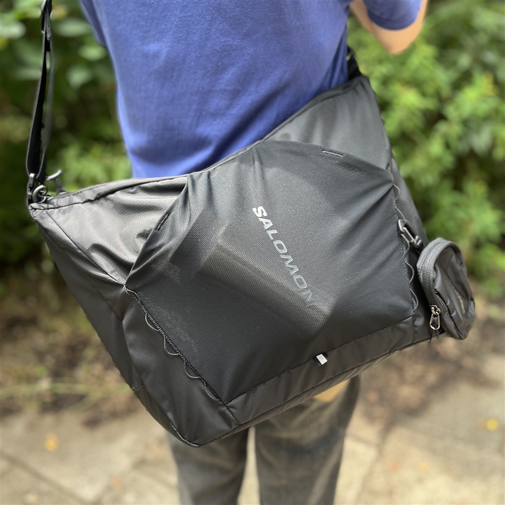 【SALOMON/サロモン】 今話題のサロモンからショルダーバッグが新入荷しました！