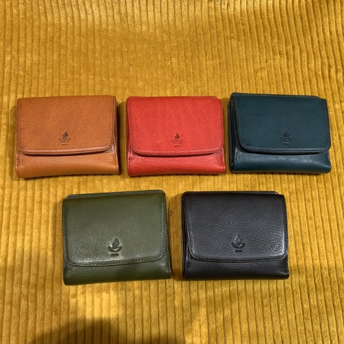 【BAGGY'S ANNEX】利便性に優れた二つ折り財布！