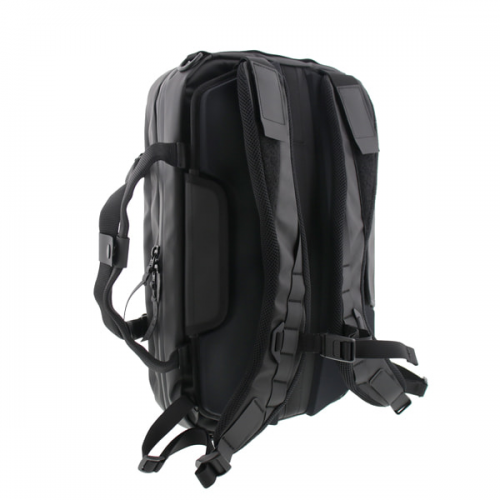 【BLACK EMBER 】使いたくなる機能性とディテールのバッグ。