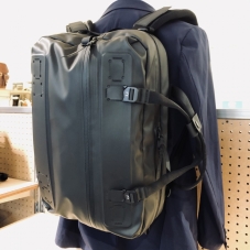 【BLACK EMBER 】使いたくなる機能性とディテールのバッグ。