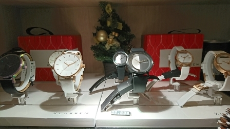 クリスマスギフトに腕時計、まだ間に合います！