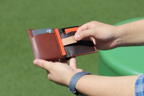 【コンパクトな財布をお探しなら】究極の薄型財布belloy（ベルロイ）ノートスリーブシリーズ